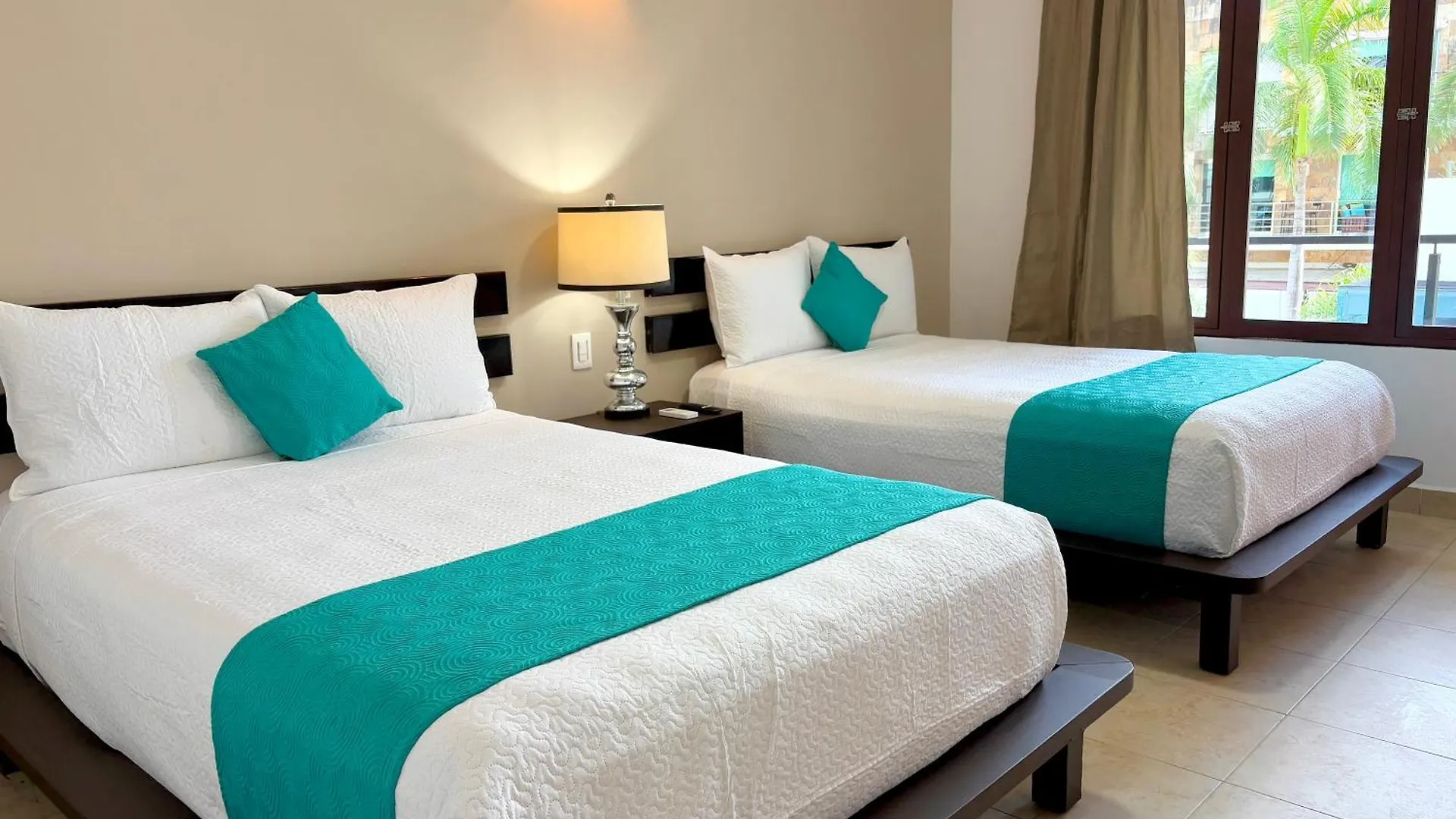 Hotel Aria Quinta Avenida & Rooftop プレヤデルカーメン