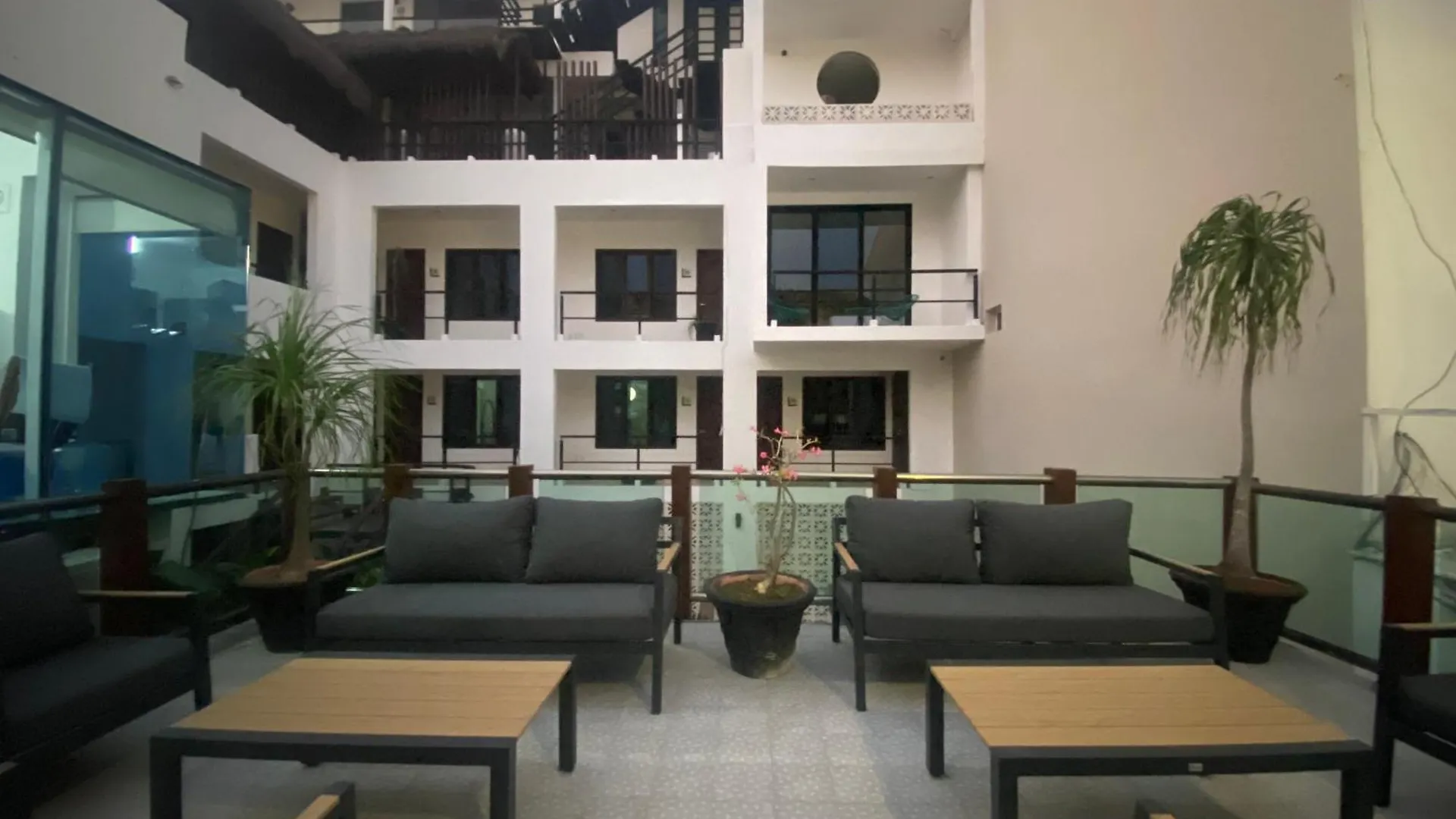 Hotel Aria Quinta Avenida & Rooftop プレヤデルカーメン